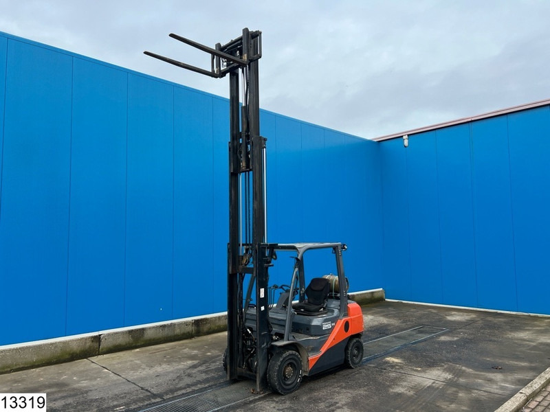 Toyota 8 FGF 25 2.500 KG - Газовый погрузчик: фото 4 Toyota 8 FGF 25 2.500 KG - Газовый погрузчик: фото 4