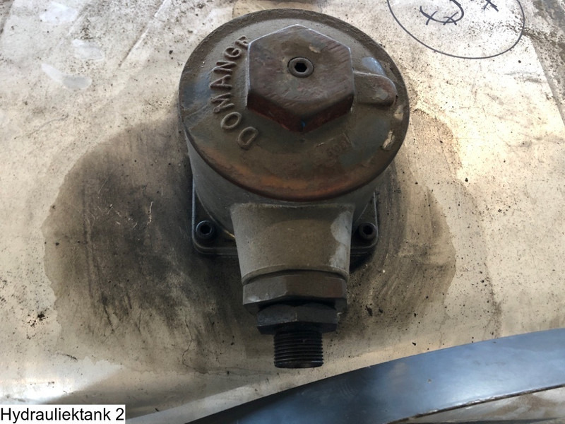 Universeel Hydraulic tank, 210 Liter - Бак для гидравлической жидкости: фото 5 Universeel Hydraulic tank, 210 Liter - Бак для гидравлической жидкости: фото 5