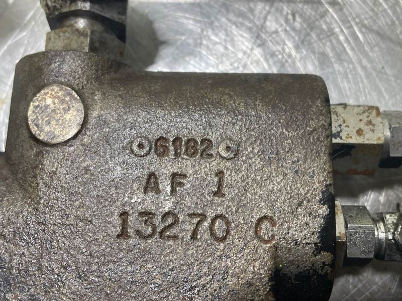 New Holland W110C - Priority valve/Prioritaetsventil - Гидравлика для Строительной техники: фото 5 New Holland W110C - Priority valve/Prioritaetsventil - Гидравлика для Строительной техники: фото 5