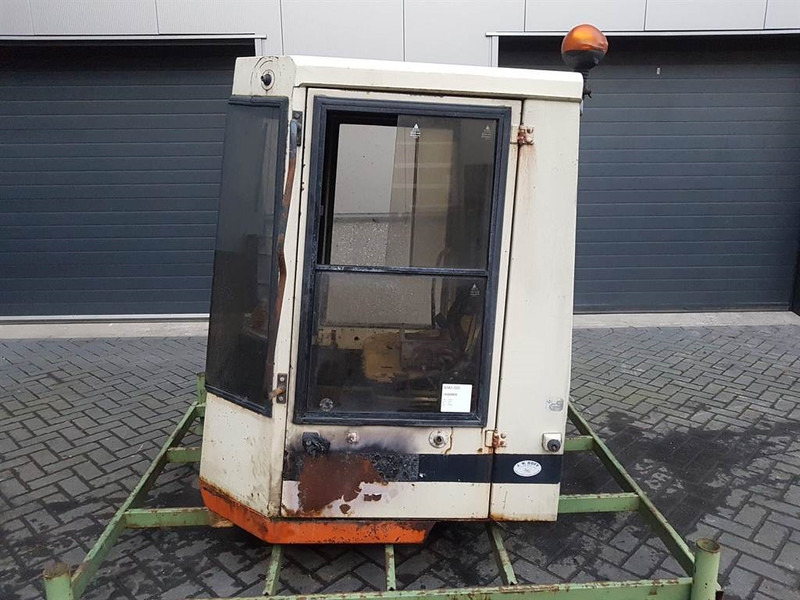 Schaeff SKL832-6336105100-Cabin/Kabine/Cabine - Кабина и интерьер для Строительной техники: фото 3 Schaeff SKL832-6336105100-Cabin/Kabine/Cabine - Кабина и интерьер для Строительной техники: фото 3