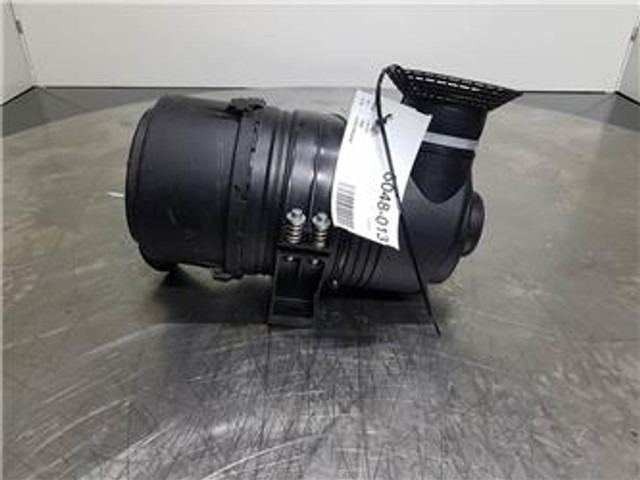 Donaldson - Volvo L 45 - Air filter/Luftfilter/Luchtfilter - Двигатель и запчасти для Строительной техники: фото 1 Donaldson - Volvo L 45 - Air filter/Luftfilter/Luchtfilter - Двигатель и запчасти для Строительной техники: фото 1