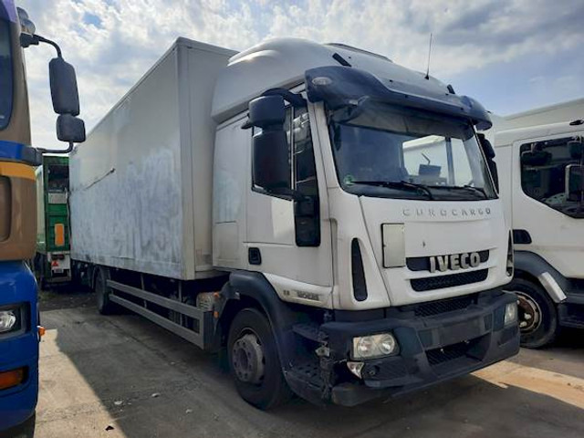 Iveco 120E25 EUROCARGO - Грузовик с закрытым кузовом: фото 2 Iveco 120E25 EUROCARGO - Грузовик с закрытым кузовом: фото 2