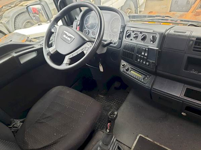 MAN TGM 15.290 4X2 LL - Грузовик-контейнеровоз/ Сменный кузов: фото 5 MAN TGM 15.290 4X2 LL - Грузовик-контейнеровоз/ Сменный кузов: фото 5