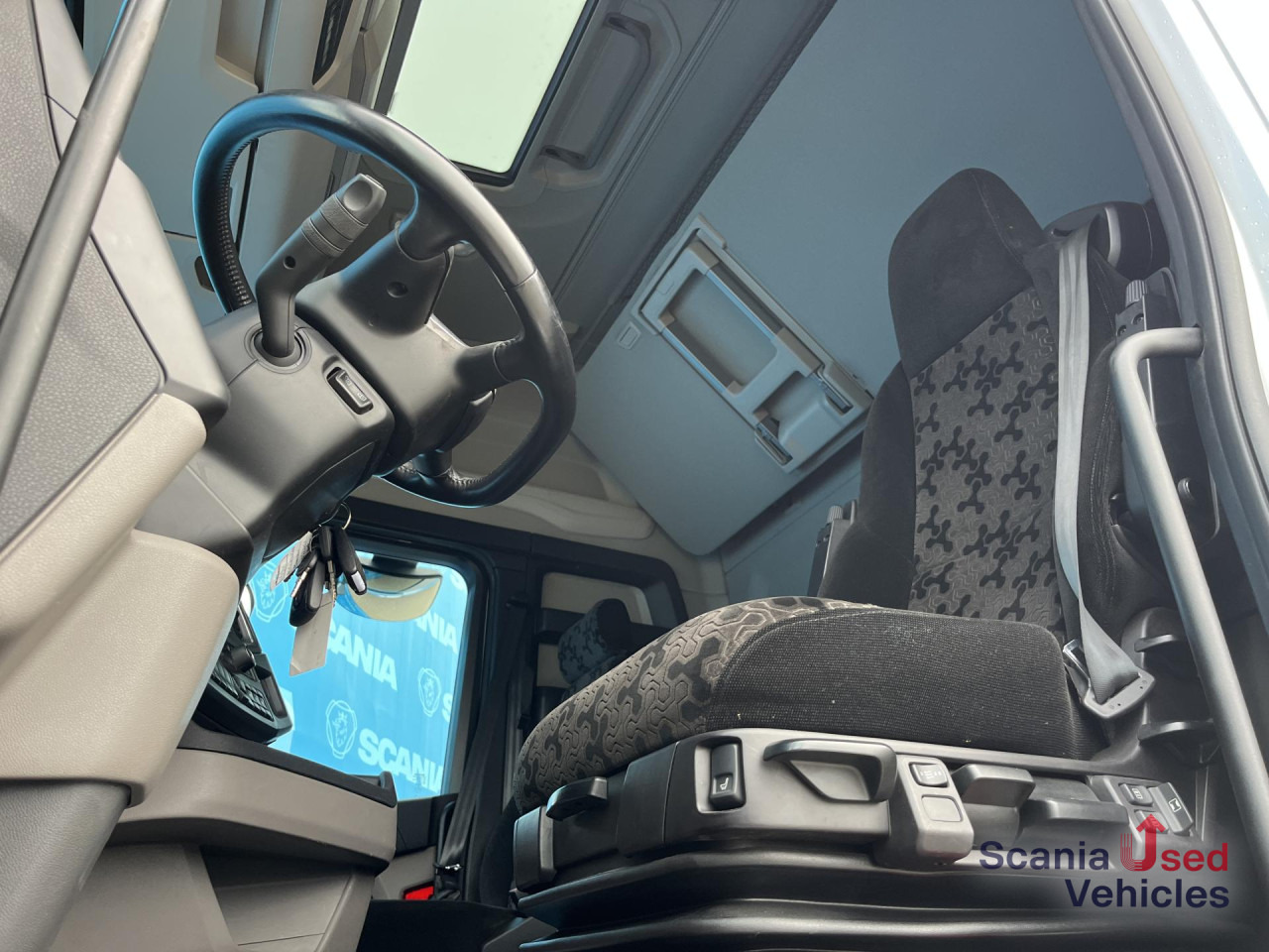 SCANIA R 450 A4x2N RETARDER 8T FULL AIR DIFF-L P-AIRCO - Тягач: фото 2 SCANIA R 450 A4x2N RETARDER 8T FULL AIR DIFF-L P-AIRCO - Тягач: фото 2