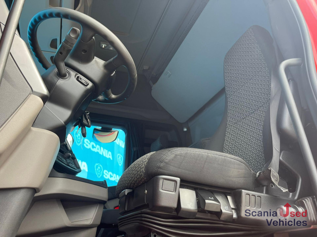 SCANIA R 450 A4x2NA RETARDER 8T DIFF-L HYDRO LOW MILEAGE - Тягач: фото 2 SCANIA R 450 A4x2NA RETARDER 8T DIFF-L HYDRO LOW MILEAGE - Тягач: фото 2