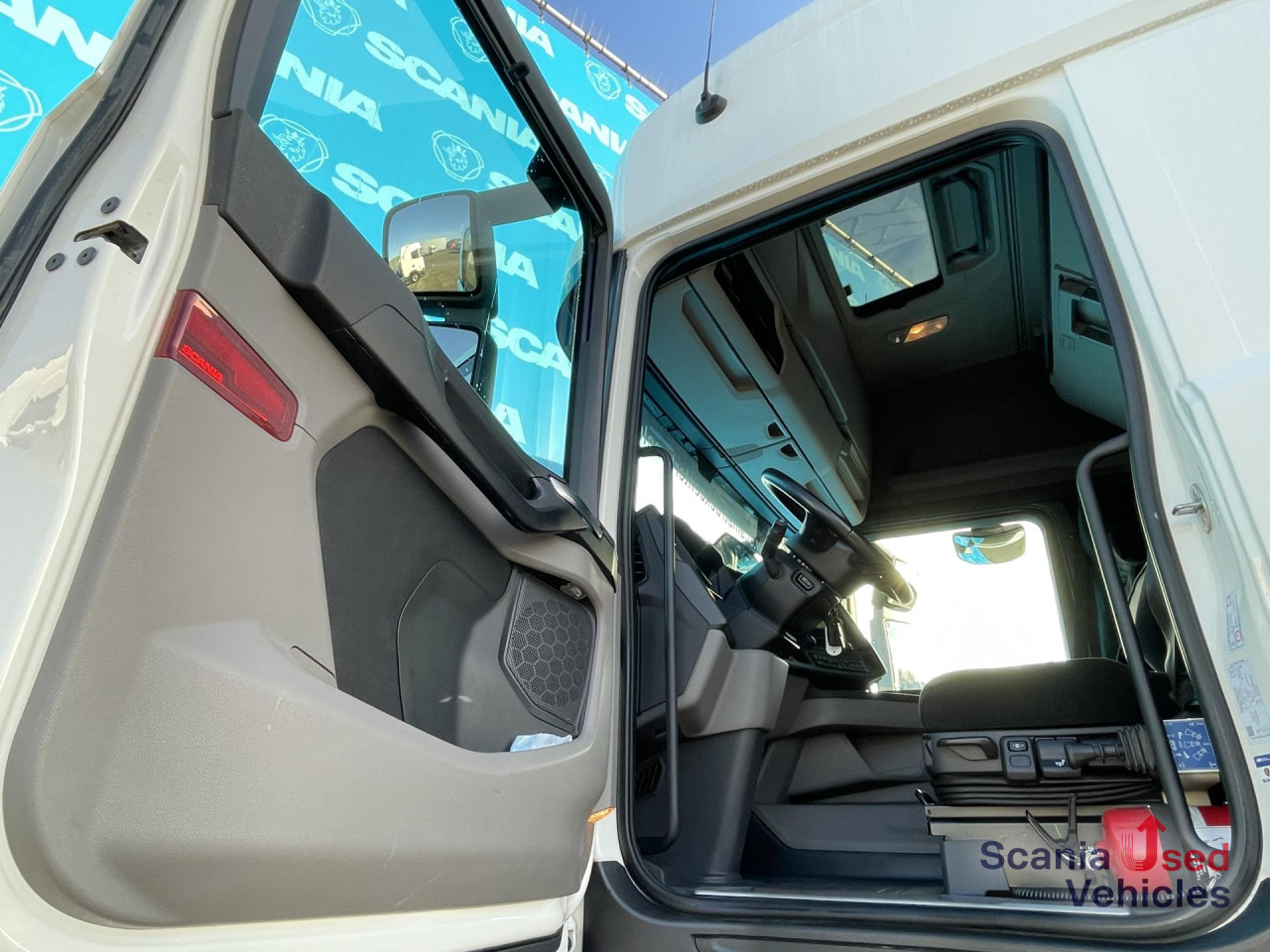 SCANIA R 450 A4x2NB RETARDER FULL AIR HYDRAULIC 8T ACC - Тягач: фото 5 SCANIA R 450 A4x2NB RETARDER FULL AIR HYDRAULIC 8T ACC - Тягач: фото 5