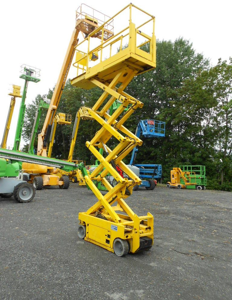 Genie GS 1930, Scherenarbeitsbühne Genie 8 m - Грузовик с подъемником: фото 4 Genie GS 1930, Scherenarbeitsbühne Genie 8 m - Грузовик с подъемником: фото 4