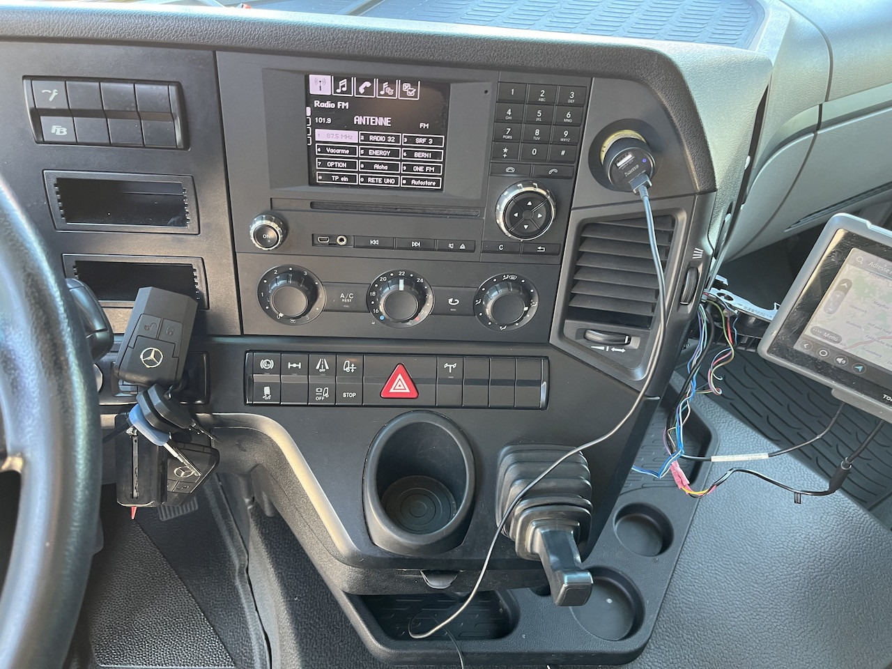 Mercedes-Benz Antos 1840 4x4 HAD LBW Kühlung Flüssigstickstoff - Рефрижератор: фото 2 Mercedes-Benz Antos 1840 4x4 HAD LBW Kühlung Flüssigstickstoff - Рефрижератор: фото 2