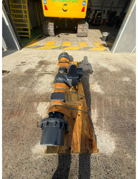 Komatsu PW140-7 REAR AXLE ASSEMBLY 20E-22-32000 - Ось и запчасти для Строительной техники: фото 3 Komatsu PW140-7 REAR AXLE ASSEMBLY 20E-22-32000 - Ось и запчасти для Строительной техники: фото 3