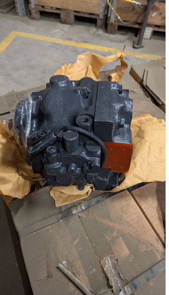 Komatsu WA380-6 or WA430-6 hydraulic pump 708-1W-41570 - Гидравлика для Строительной техники: фото 1 Komatsu WA380-6 or WA430-6 hydraulic pump 708-1W-41570 - Гидравлика для Строительной техники: фото 1