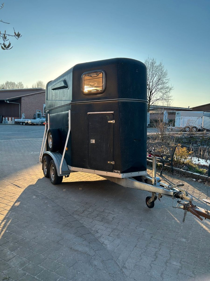 Blomert Vollpoly 2 Pferde mit Sattelkammer - Прицеп-коневоз: фото 4 Blomert Vollpoly 2 Pferde mit Sattelkammer - Прицеп-коневоз: фото 4