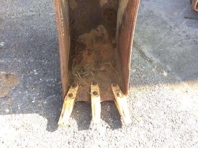 CATERPILLAR 415mm - Type Tractopelle - Ковш для экскаватора: фото 2 CATERPILLAR 415mm - Type Tractopelle - Ковш для экскаватора: фото 2