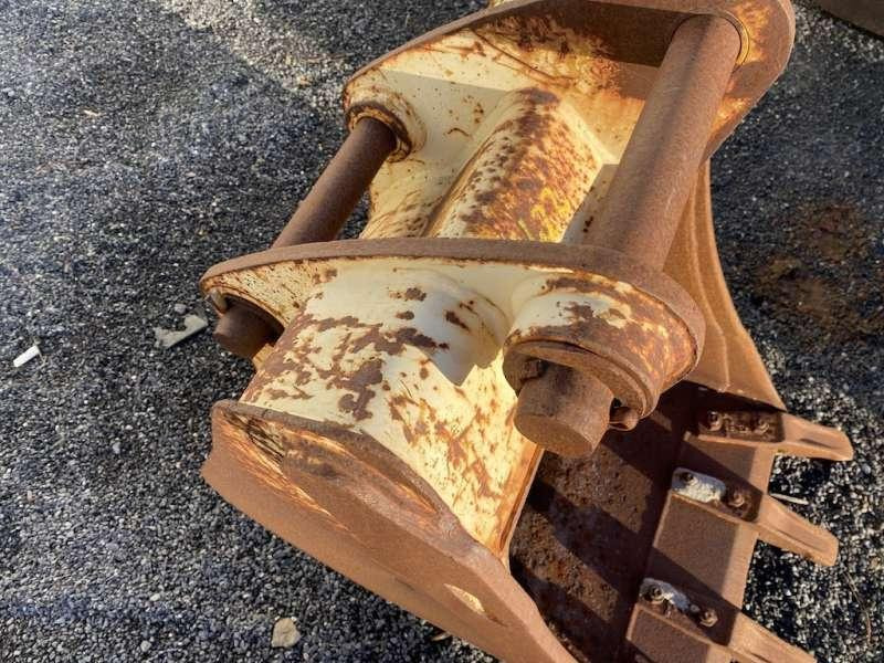 CATERPILLAR 570mm - type tractopelle - Ковш для экскаватора: фото 5 CATERPILLAR 570mm - type tractopelle - Ковш для экскаватора: фото 5