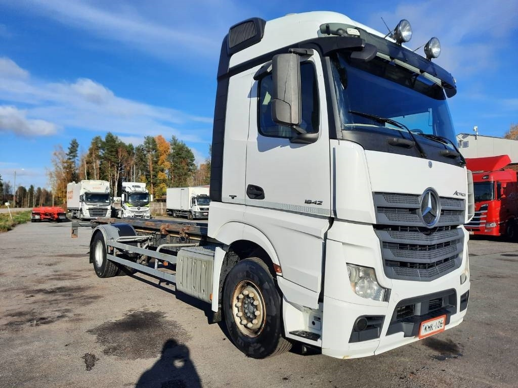 Mercedes-Benz Actros 1842 - Грузовик-контейнеровоз/ Сменный кузов: фото 2 Mercedes-Benz Actros 1842 - Грузовик-контейнеровоз/ Сменный кузов: фото 2