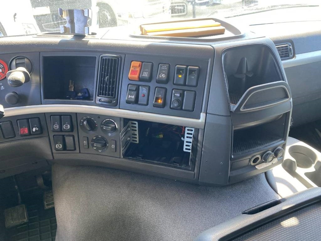 Грузовик-контейнеровоз/ Сменный кузов Volvo FM 13: фото 18 Грузовик-контейнеровоз/ Сменный кузов Volvo FM 13: фото 18