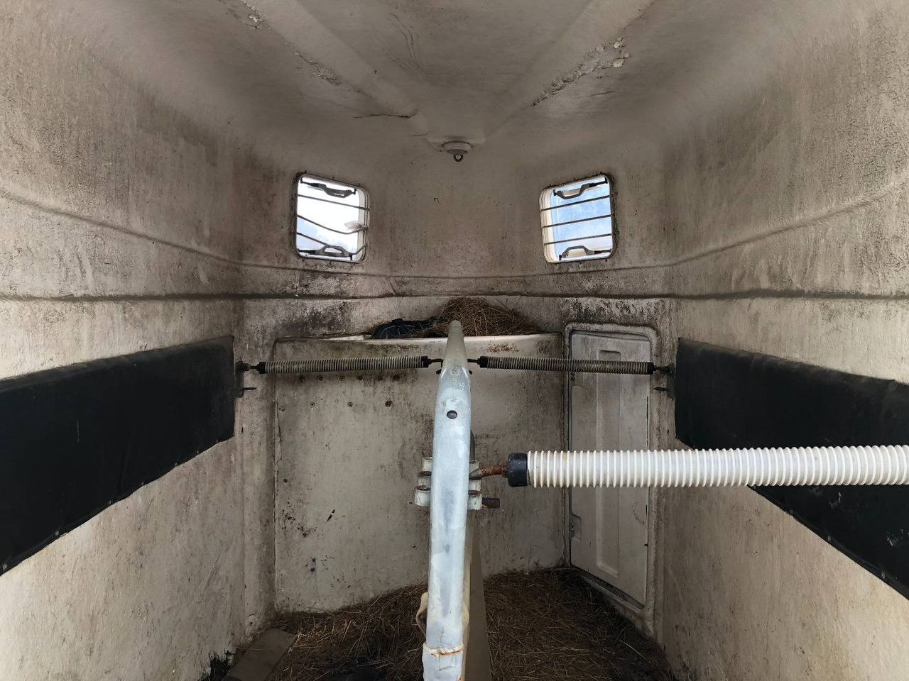 Прицеп для перевозки животных Eurotrailer Rausch 330: фото 9