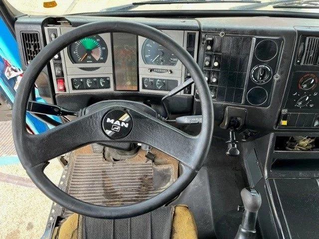 MAN 41.464 F2000 8X4 FULL STEEL KIPPER (EURO 2 / ZF16 MANUAL GEARBOX / ZF-INTARDER / FULL STEEL SUSPENSION / REDUCTION AXLES) в лизинг MAN 41.464 F2000 8X4 FULL STEEL KIPPER (EURO 2 / ZF16 MANUAL GEARBOX / ZF-INTARDER / FULL STEEL SUSPENSION / REDUCTION AXLES): фото 7 MAN 41.464 F2000 8X4 FULL STEEL KIPPER (EURO 2 / ZF16 MANUAL GEARBOX / ZF-INTARDER / FULL STEEL SUSPENSION / REDUCTION AXLES) в лизинг MAN 41.464 F2000 8X4 FULL STEEL KIPPER (EURO 2 / ZF16 MANUAL GEARBOX / ZF-INTARDER / FULL STEEL SUSPENSION / REDUCTION AXLES): фото 7