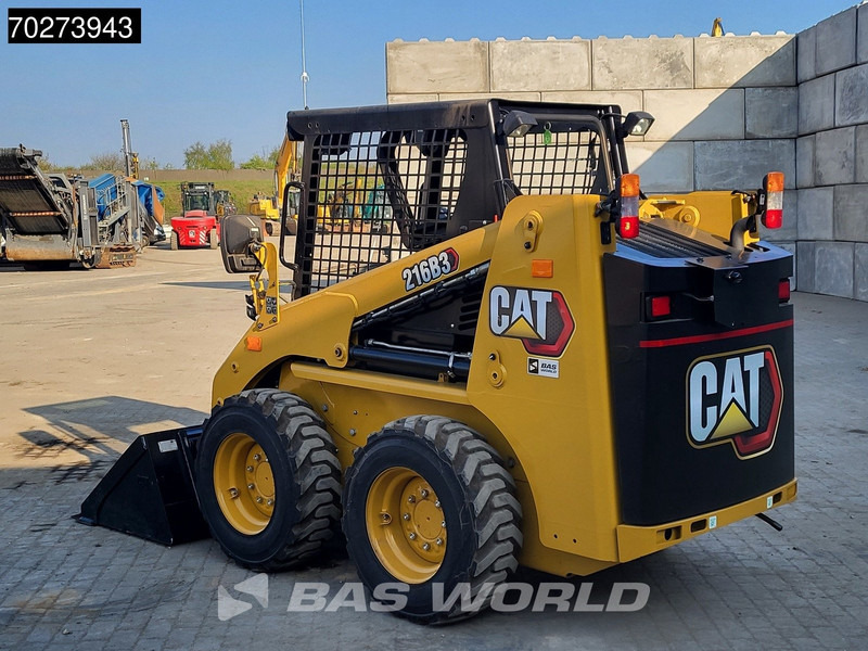 Caterpillar 216 B3 - Мини-погрузчик с бортовым поворотом: фото 3 Caterpillar 216 B3 - Мини-погрузчик с бортовым поворотом: фото 3
