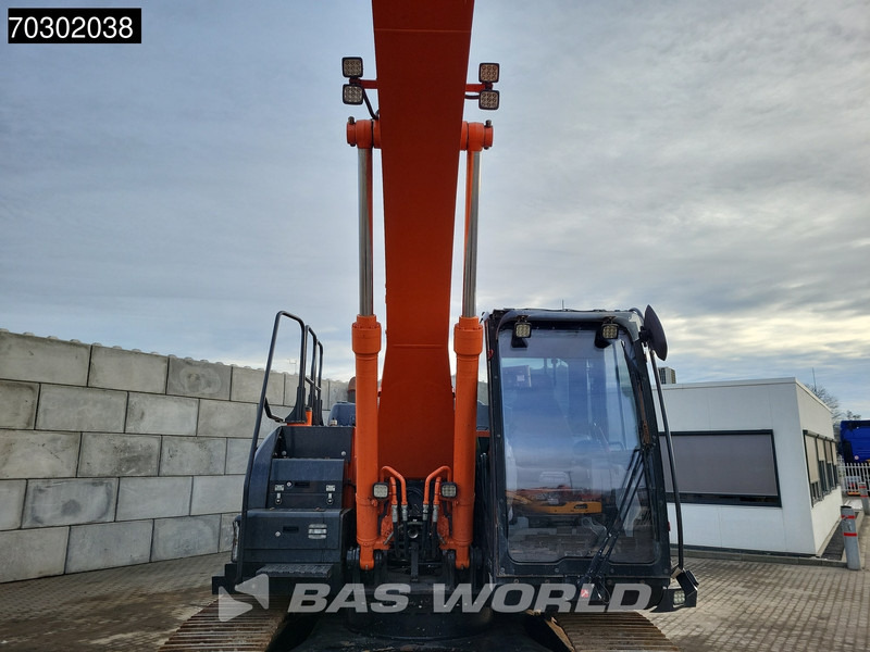 Гусеничный экскаватор Hitachi ZX210 LC -6: фото 8 Гусеничный экскаватор Hitachi ZX210 LC -6: фото 8