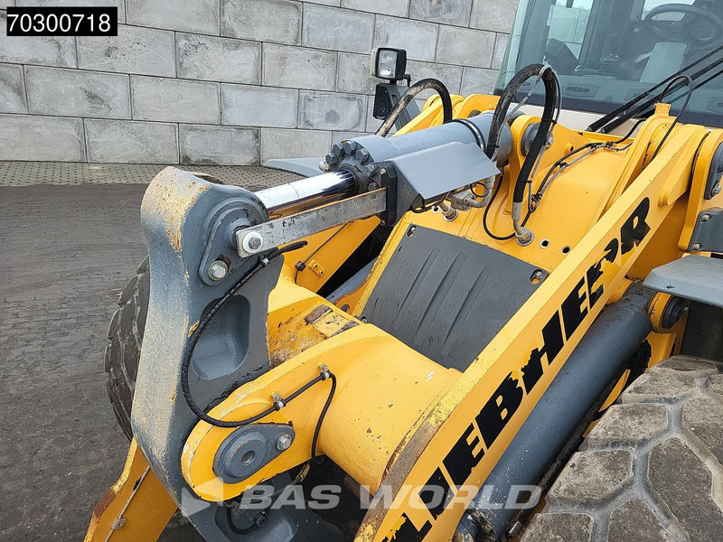 Колёсный погрузчик Liebherr L550: фото 12