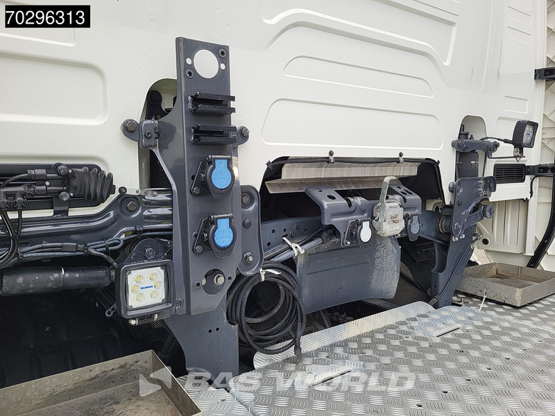 Scania R590 6X2 WB315! Retarder Full-Air 2xTanks Leather ACC Navi LED Euro 6 - Тягач: фото 2 Scania R590 6X2 WB315! Retarder Full-Air 2xTanks Leather ACC Navi LED Euro 6 - Тягач: фото 2