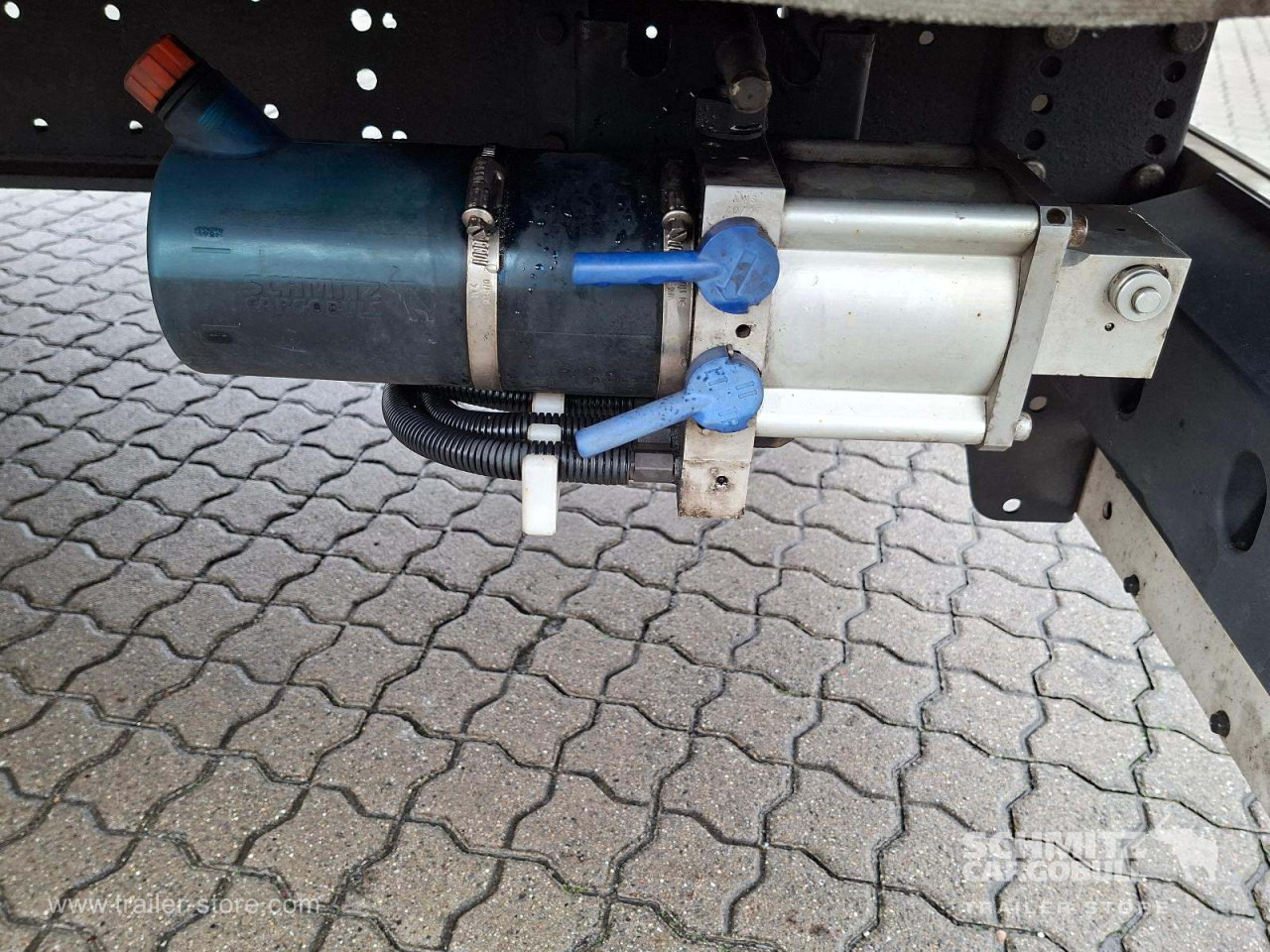 SCHMITZ Auflieger Curtainsider Mega - Тентованный полуприцеп: фото 3 SCHMITZ Auflieger Curtainsider Mega - Тентованный полуприцеп: фото 3