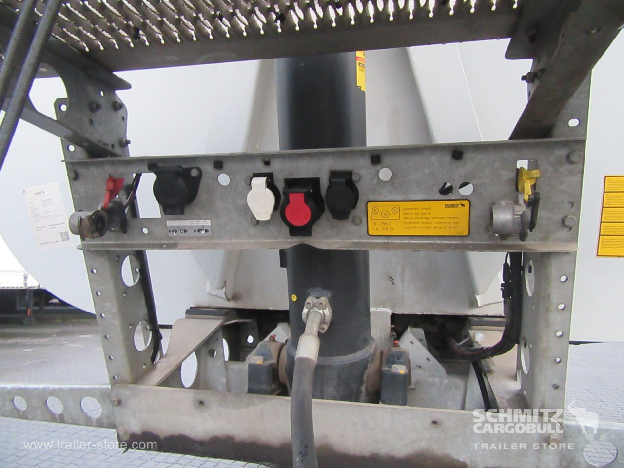 SCHMITZ Auflieger Kipper Stahlrundmulde Insulated Hollow - Самосвальный полуприцеп: фото 3 SCHMITZ Auflieger Kipper Stahlrundmulde Insulated Hollow - Самосвальный полуприцеп: фото 3
