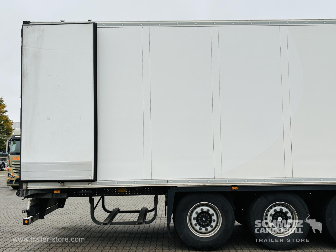 SCHMITZ Auflieger Tiefkühler Standard Double deck - Изотермический полуприцеп: фото 2 SCHMITZ Auflieger Tiefkühler Standard Double deck - Изотермический полуприцеп: фото 2