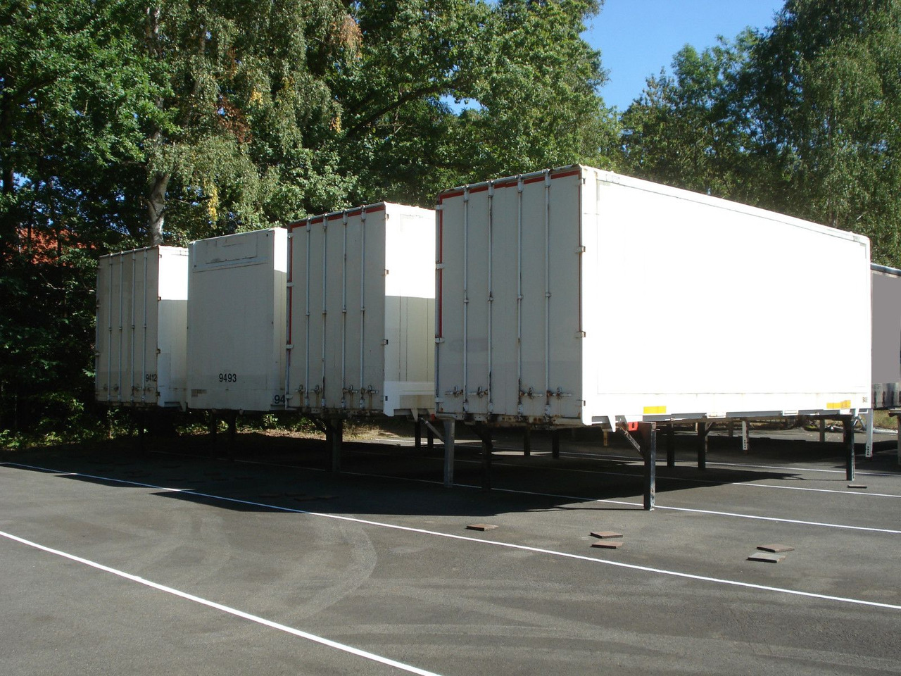 Krone WK 7,7 STG Kleider Textil Lager Jumbo C 7,82 WB - Прицеп-фургон: фото 1 Krone WK 7,7 STG Kleider Textil Lager Jumbo C 7,82 WB - Прицеп-фургон: фото 1