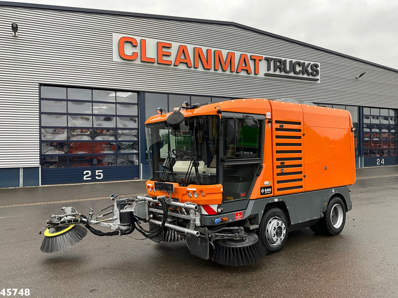 Ravo 580 with 3-rd brush - Подметально-уборочная машина: фото 2 Ravo 580 with 3-rd brush - Подметально-уборочная машина: фото 2