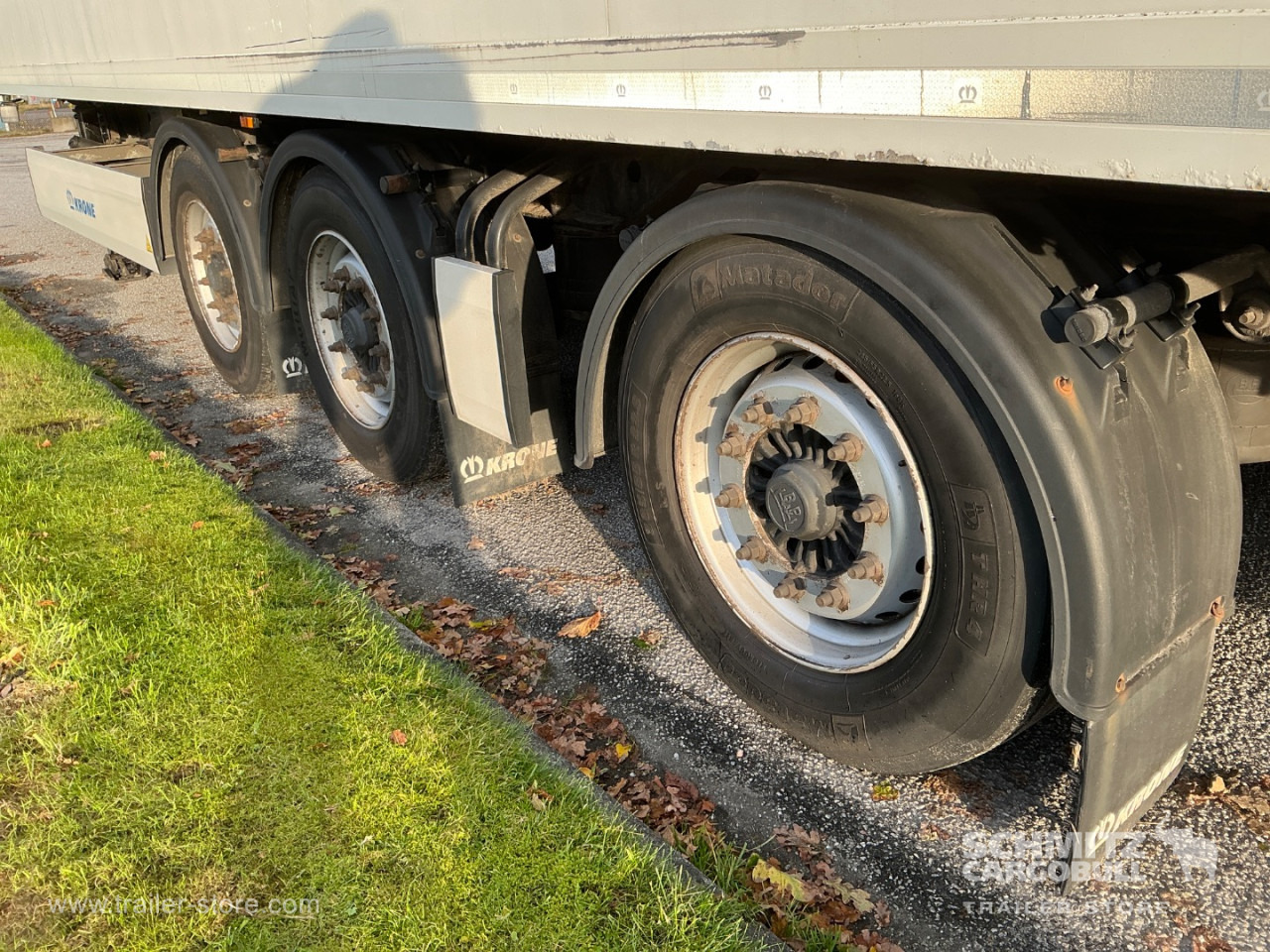 KRONE Reefer Standard Taillift - Изотермический полуприцеп: фото 5 KRONE Reefer Standard Taillift - Изотермический полуприцеп: фото 5