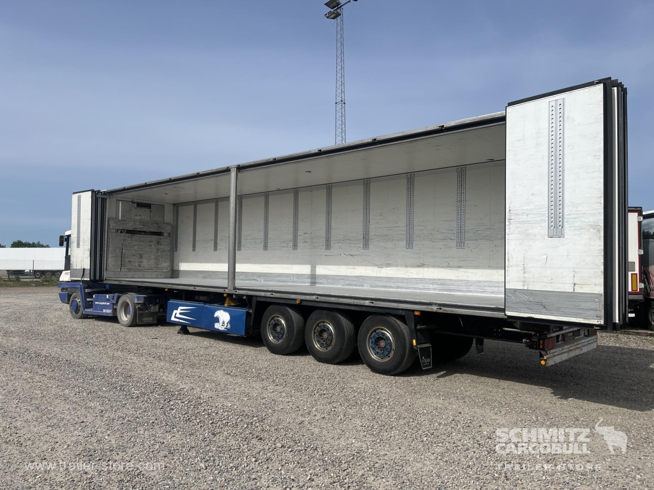 SCHMITZ Reefer Foldable wall Double deck - Изотермический полуприцеп: фото 4 SCHMITZ Reefer Foldable wall Double deck - Изотермический полуприцеп: фото 4