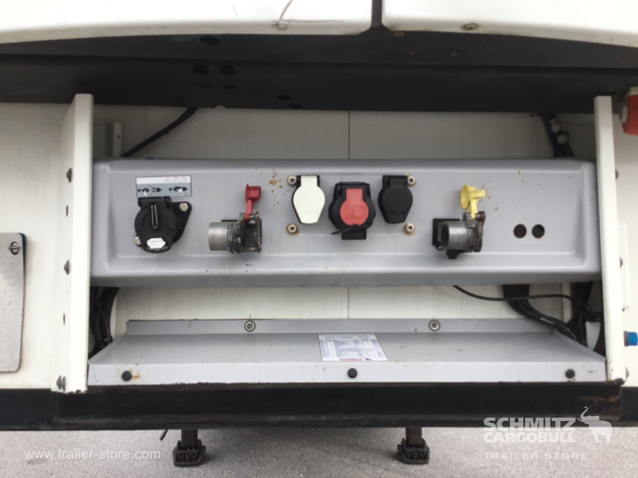 SCHMITZ Reefer Meat hanging system - Изотермический полуприцеп: фото 4 SCHMITZ Reefer Meat hanging system - Изотермический полуприцеп: фото 4