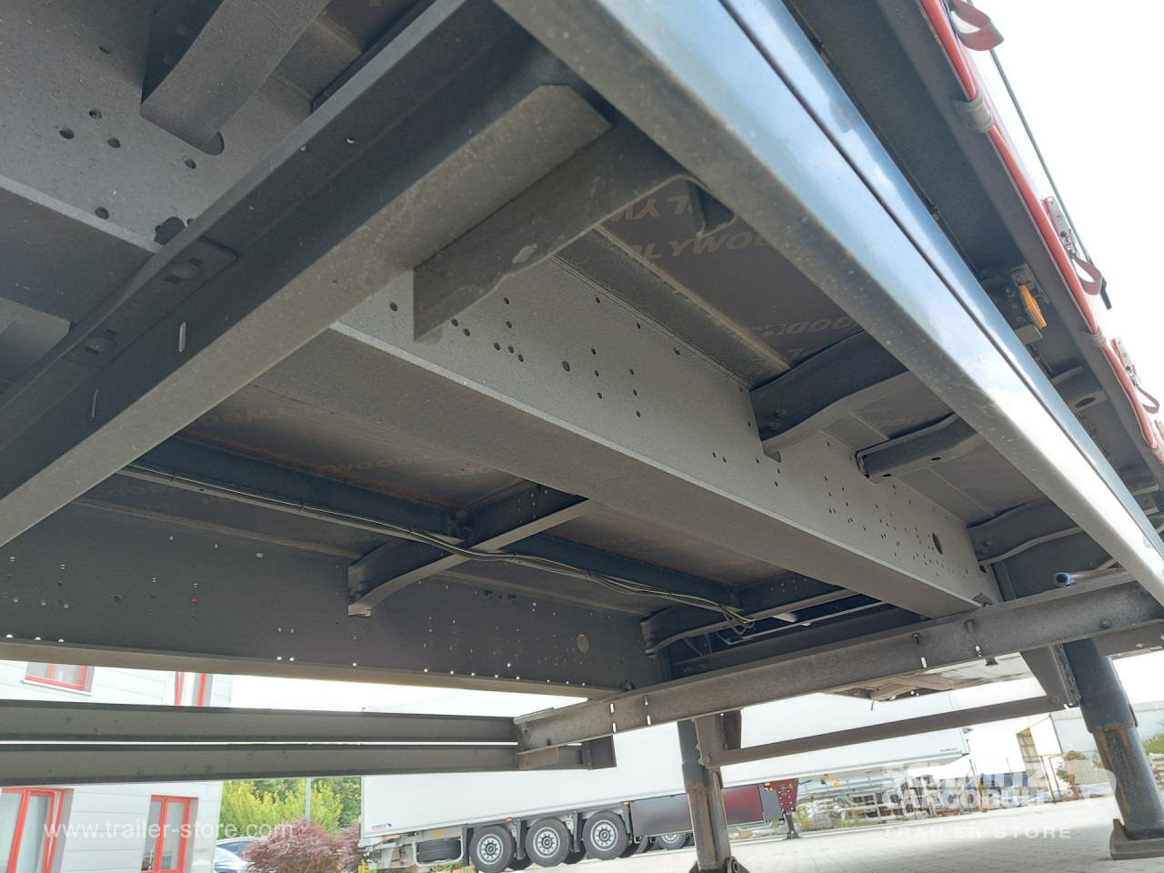 SCHMITZ Curtainsider Mega - Тентованный полуприцеп: фото 2 SCHMITZ Curtainsider Mega - Тентованный полуприцеп: фото 2