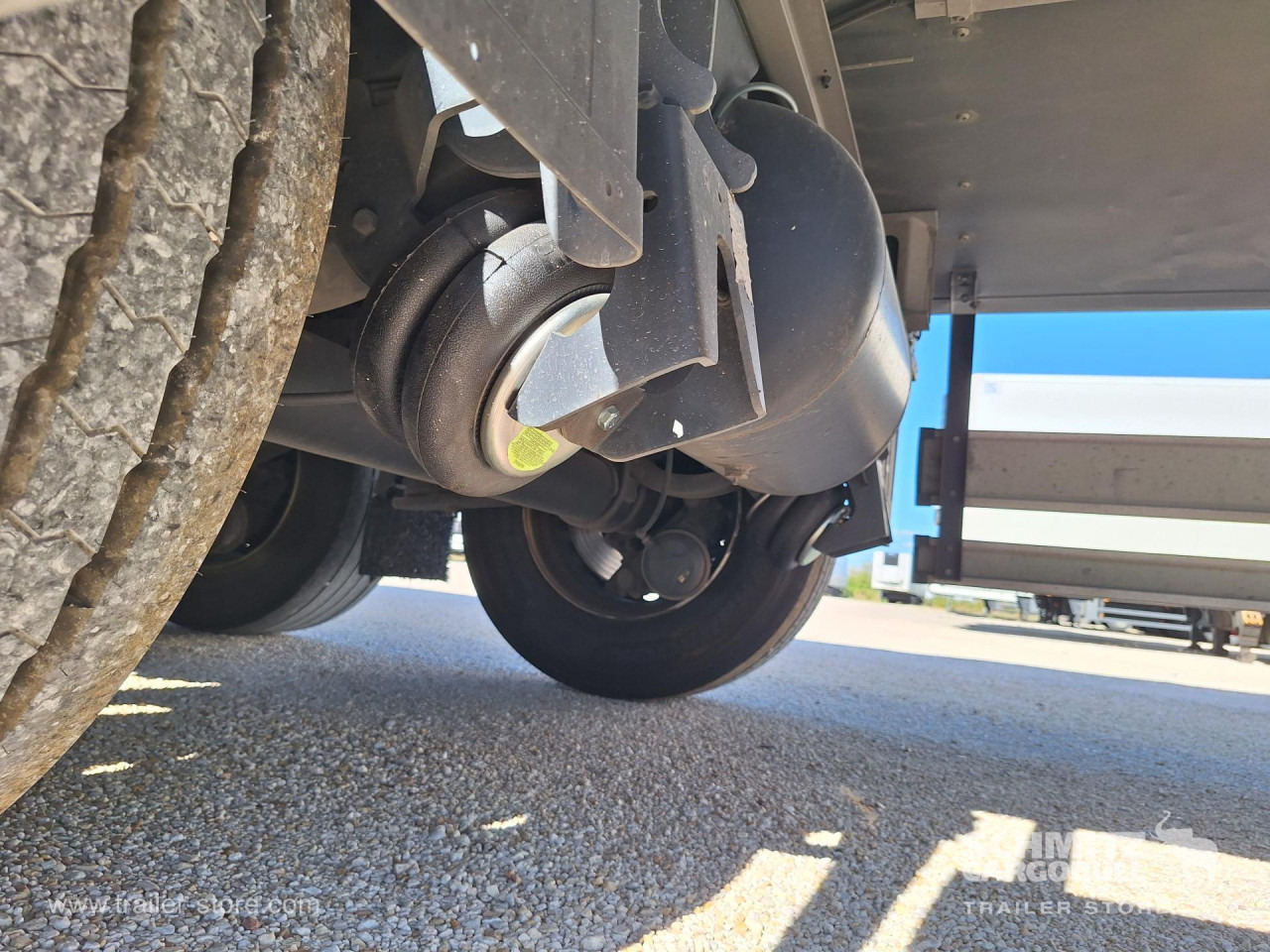 SCHMITZ Reefer Standard - Изотермический полуприцеп: фото 3 SCHMITZ Reefer Standard - Изотермический полуприцеп: фото 3