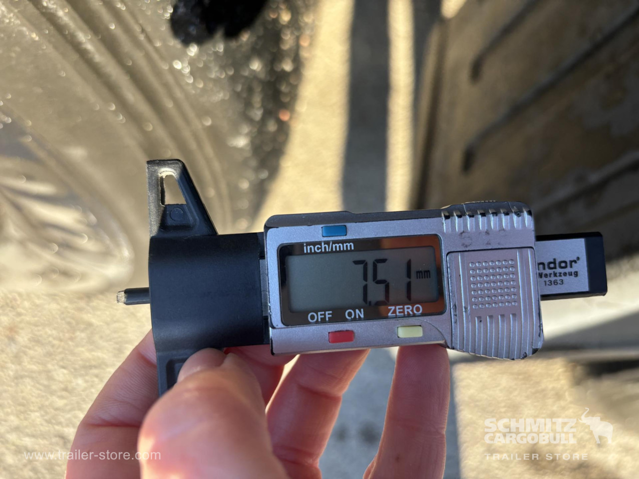 SCHMITZ Curtainsider Mega - Тентованный полуприцеп: фото 3 SCHMITZ Curtainsider Mega - Тентованный полуприцеп: фото 3