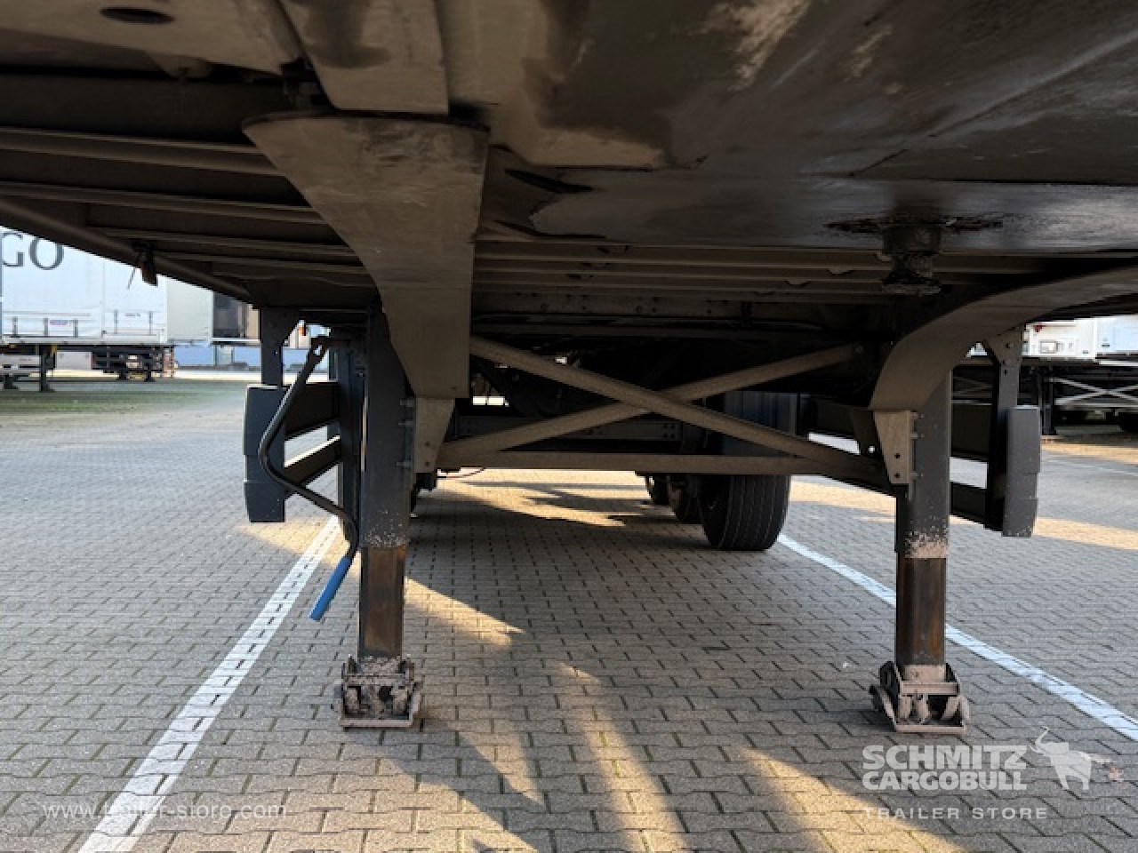 SCHMITZ Oplegger Kasten Standard - Полуприцеп-фургон: фото 4 SCHMITZ Oplegger Kasten Standard - Полуприцеп-фургон: фото 4