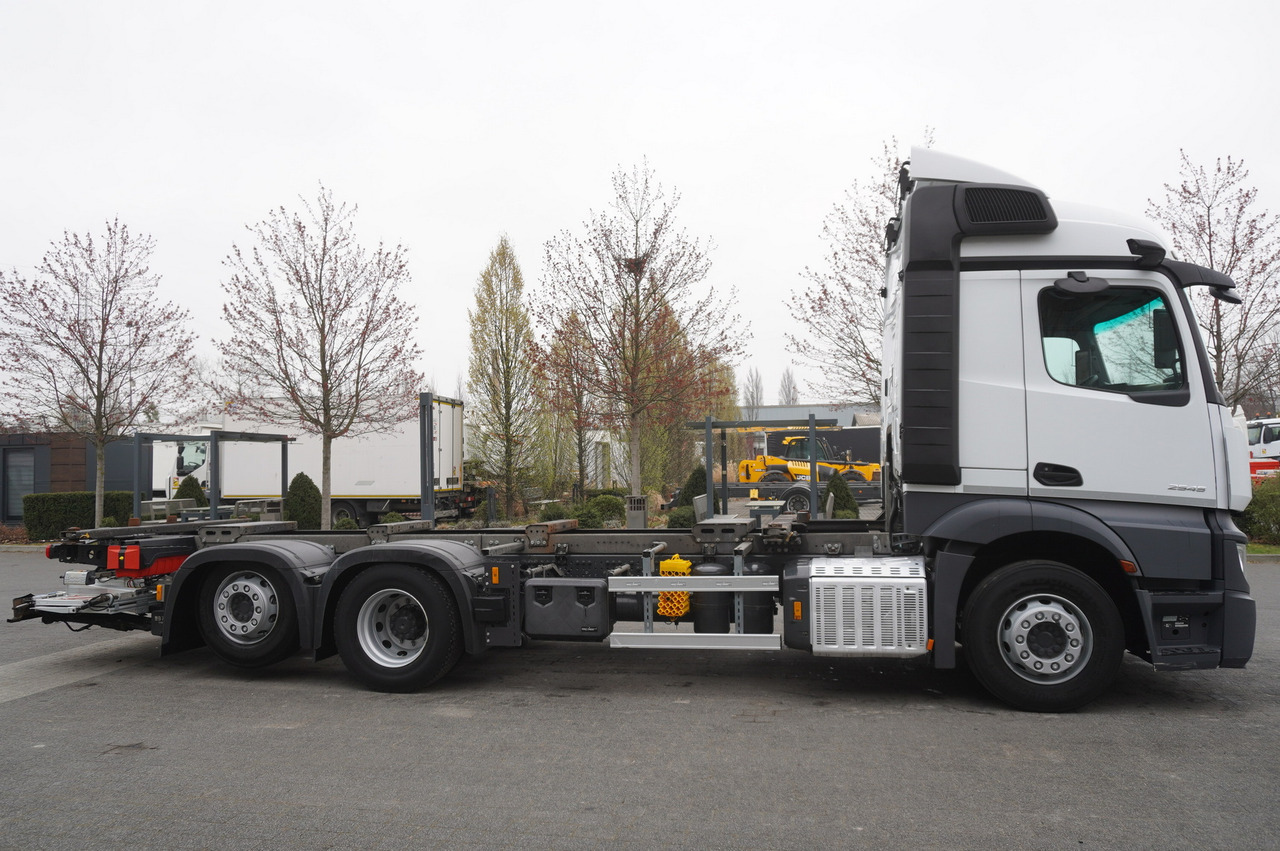 MERCEDES-BENZ Actros 2545 6×2 MP5 / ADR / several units - Грузовик-контейнеровоз/ Сменный кузов: фото 2 MERCEDES-BENZ Actros 2545 6×2 MP5 / ADR / several units - Грузовик-контейнеровоз/ Сменный кузов: фото 2