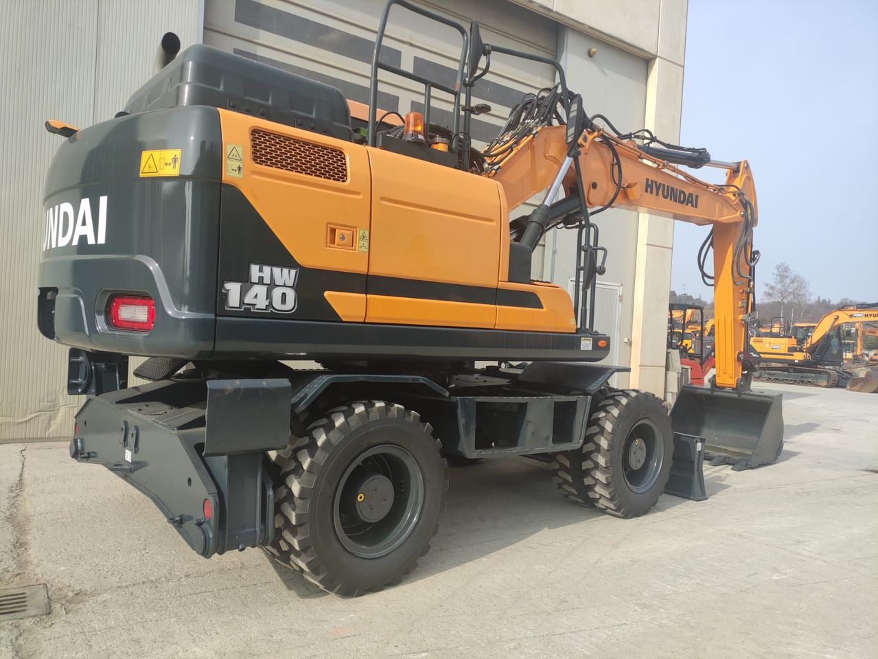 HYUNDAI HW140 - Колёсный экскаватор: фото 2 HYUNDAI HW140 - Колёсный экскаватор: фото 2