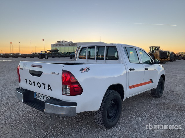 2017 Toyota Hilux 4x4 Crew Cab Pickup - Пикап: фото 3 2017 Toyota Hilux 4x4 Crew Cab Pickup - Пикап: фото 3