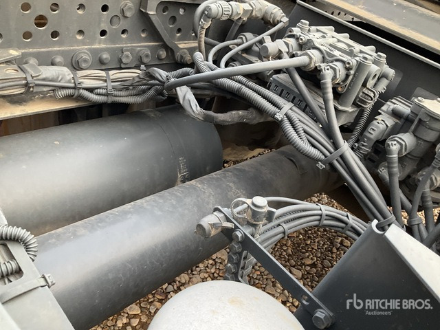 2015 Mercedes-Benz Actros 1845LS 4x2 S/A Sleeper Truck Tractor - Тягач: фото 5 2015 Mercedes-Benz Actros 1845LS 4x2 S/A Sleeper Truck Tractor - Тягач: фото 5