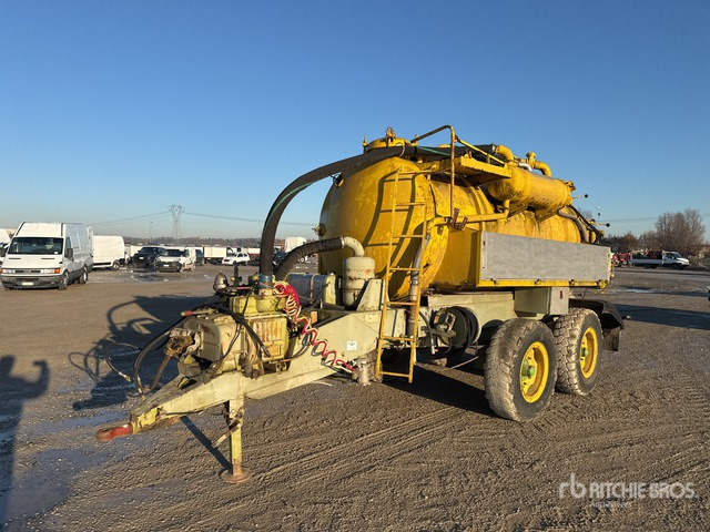 1988 Olivetti Dumper 200 T/A Agricultural Tank Trailer :Misc. Agricultural Trailer - Сельскохозяйственный прицеп: фото 1 1988 Olivetti Dumper 200 T/A Agricultural Tank Trailer :Misc. Agricultural Trailer - Сельскохозяйственный прицеп: фото 1