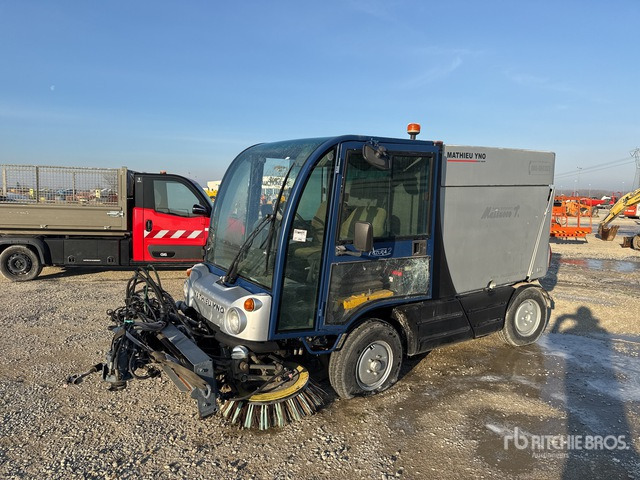 2002 Mathieu Azura Sweeper Truck - Подметально-уборочная машина: фото 1 2002 Mathieu Azura Sweeper Truck - Подметально-уборочная машина: фото 1