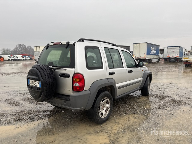 2005 Jeep Grand Cherokee Laredo SUV - Внедорожник: фото 3 2005 Jeep Grand Cherokee Laredo SUV - Внедорожник: фото 3
