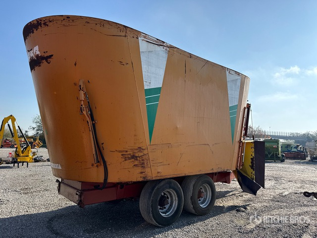 2011 California MC35 Feed Wagon - Кормораздатчик: фото 3 2011 California MC35 Feed Wagon - Кормораздатчик: фото 3