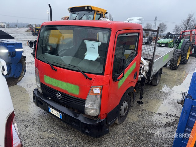 2013 Nissan Cabstar 35.12 (Inoperable) Flatbed Truck with Crane - Грузовик бортовой/ Платформа: фото 2 2013 Nissan Cabstar 35.12 (Inoperable) Flatbed Truck with Crane - Грузовик бортовой/ Платформа: фото 2