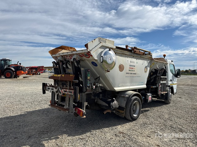 2015 Mitsubishi Fuso Canter 7C15 Van Truck - Мусоровоз: фото 4 2015 Mitsubishi Fuso Canter 7C15 Van Truck - Мусоровоз: фото 4