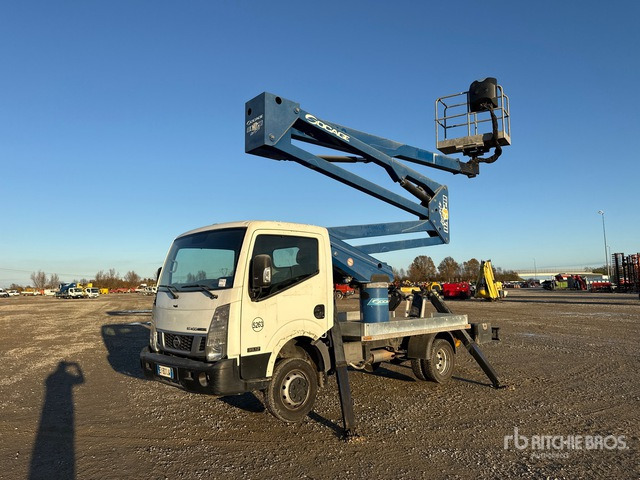 2015 Nissan Cabstar NT400 2015 Socage DA330 20 m on Bucket Truck - Грузовик с подъемником: фото 1 2015 Nissan Cabstar NT400 2015 Socage DA330 20 m on Bucket Truck - Грузовик с подъемником: фото 1