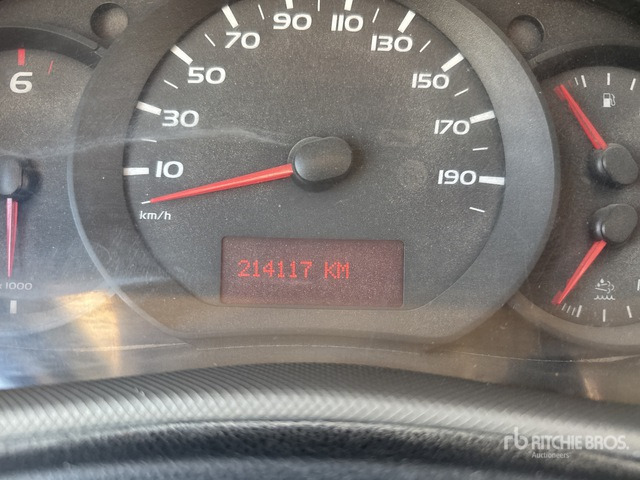 2017 Nissan NV400 Crew Cab Flatbed Truck - Грузовик бортовой/ Платформа: фото 2 2017 Nissan NV400 Crew Cab Flatbed Truck - Грузовик бортовой/ Платформа: фото 2