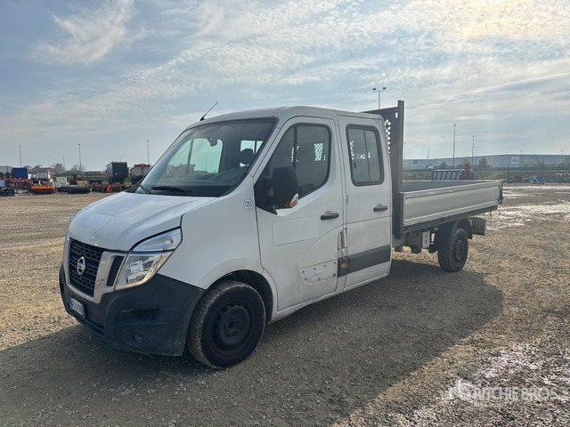 2017 Nissan NV400 Crew Cab Flatbed Truck - Грузовик бортовой/ Платформа: фото 1 2017 Nissan NV400 Crew Cab Flatbed Truck - Грузовик бортовой/ Платформа: фото 1
